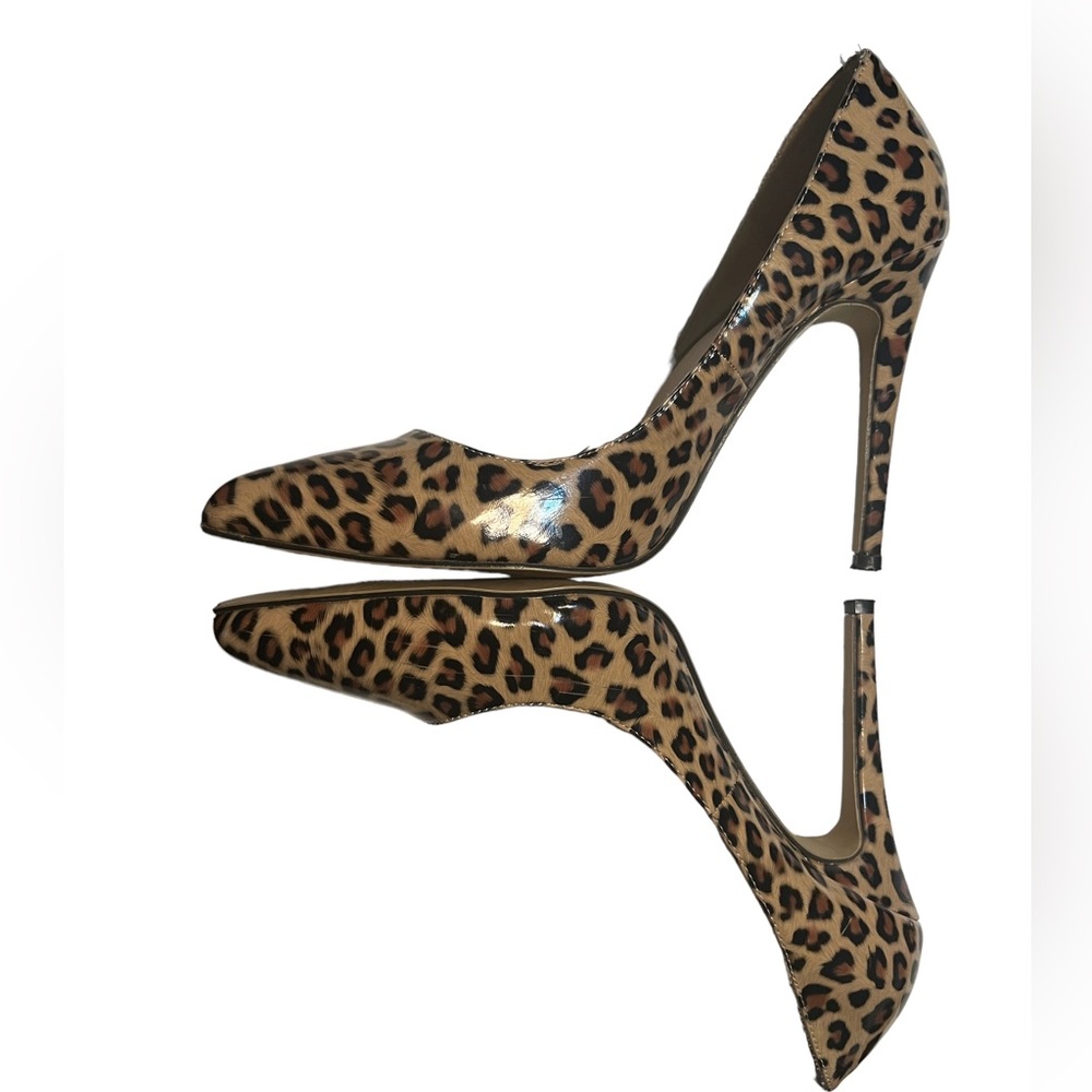 Loslandifen Animal Print Pumps